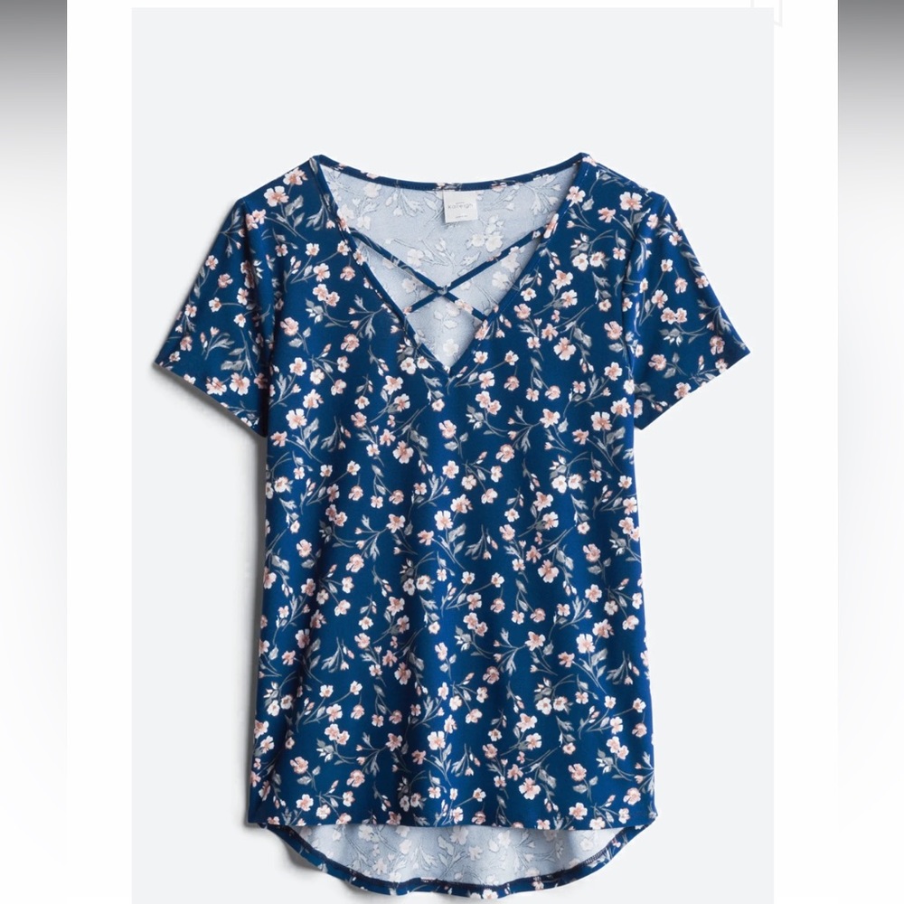 LE LIS Sameria Cross Front Knit Top. Women’s blouse